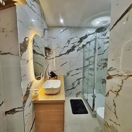 Charming In Ницца